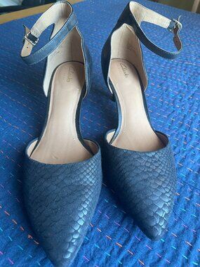 Medium heel Clarks leather shoes.